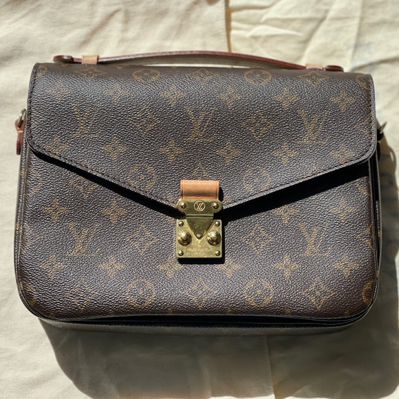 LOUIS VUITTON  Monogram Pochette Metis - Picture 1 of 9